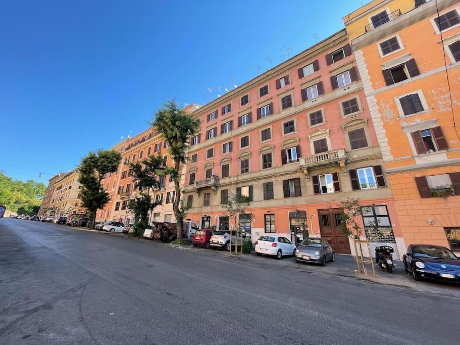 Cozy Apartment In Trastevere Рим Екстер'єр фото